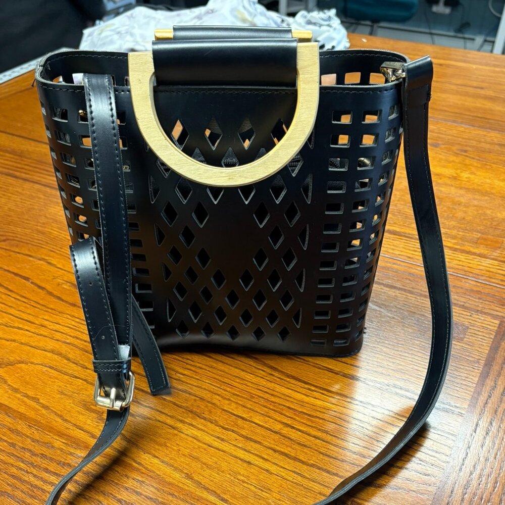 Joy Susan Madison Cut out Tote - like new w/liner